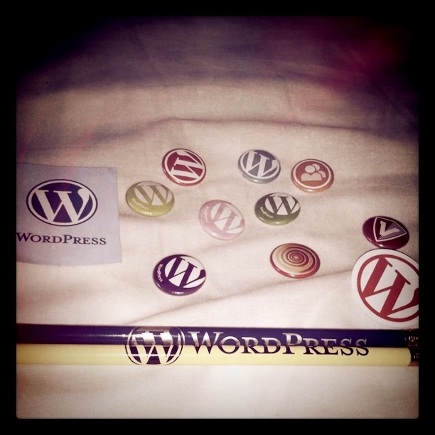 Je m’suis juste un peu blindé de goodies au #wordcampparis