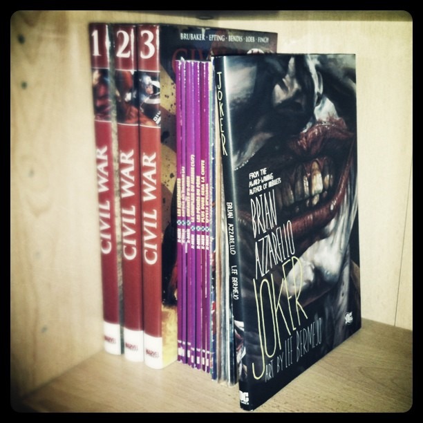 Comics bookshelf